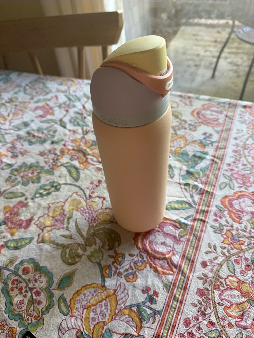 Owala Pastel Peach Insulated Bottle with Yellow Top (32 oz)